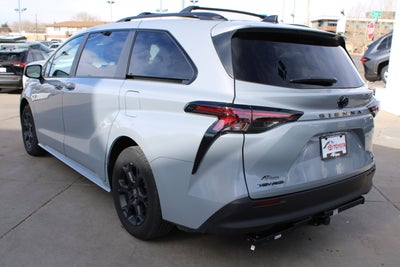 2025 Toyota Sienna Woodland Edition