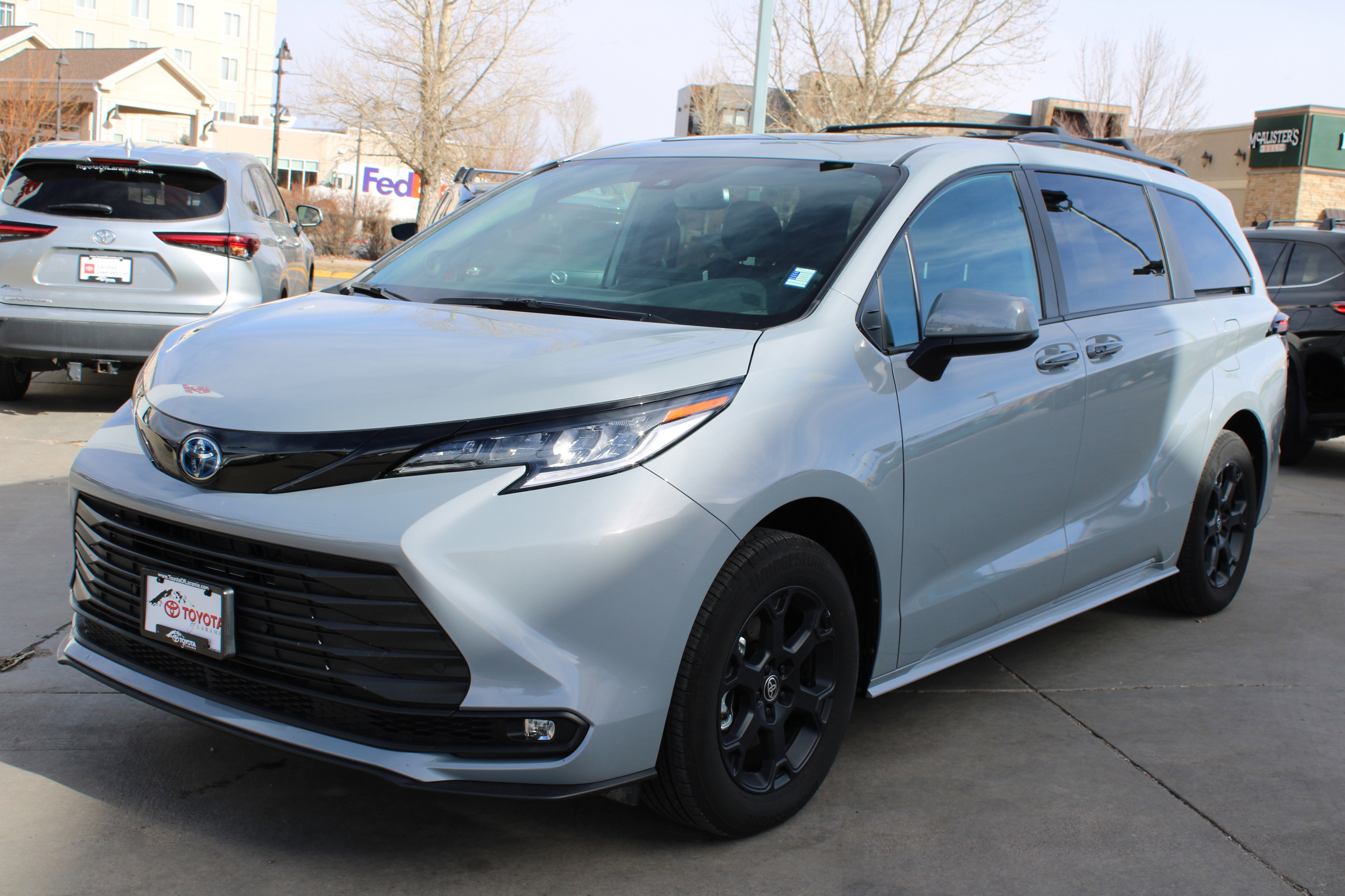 2025 Toyota Sienna Woodland Edition