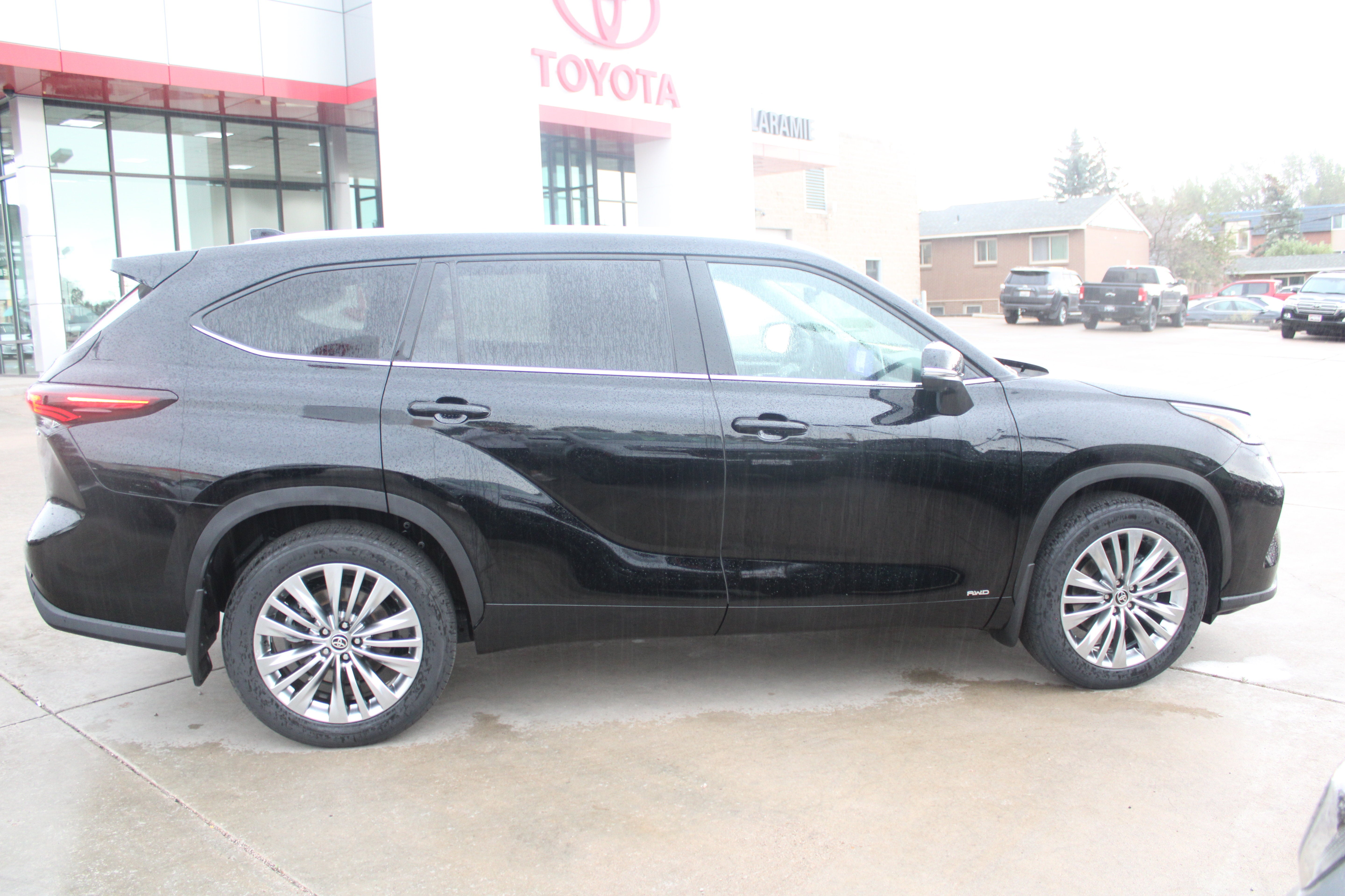 2026 Toyota Highlander Hybrid Platinum