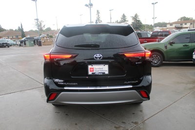 2026 Toyota Highlander Hybrid Platinum