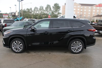 2026 Toyota Highlander Hybrid Platinum