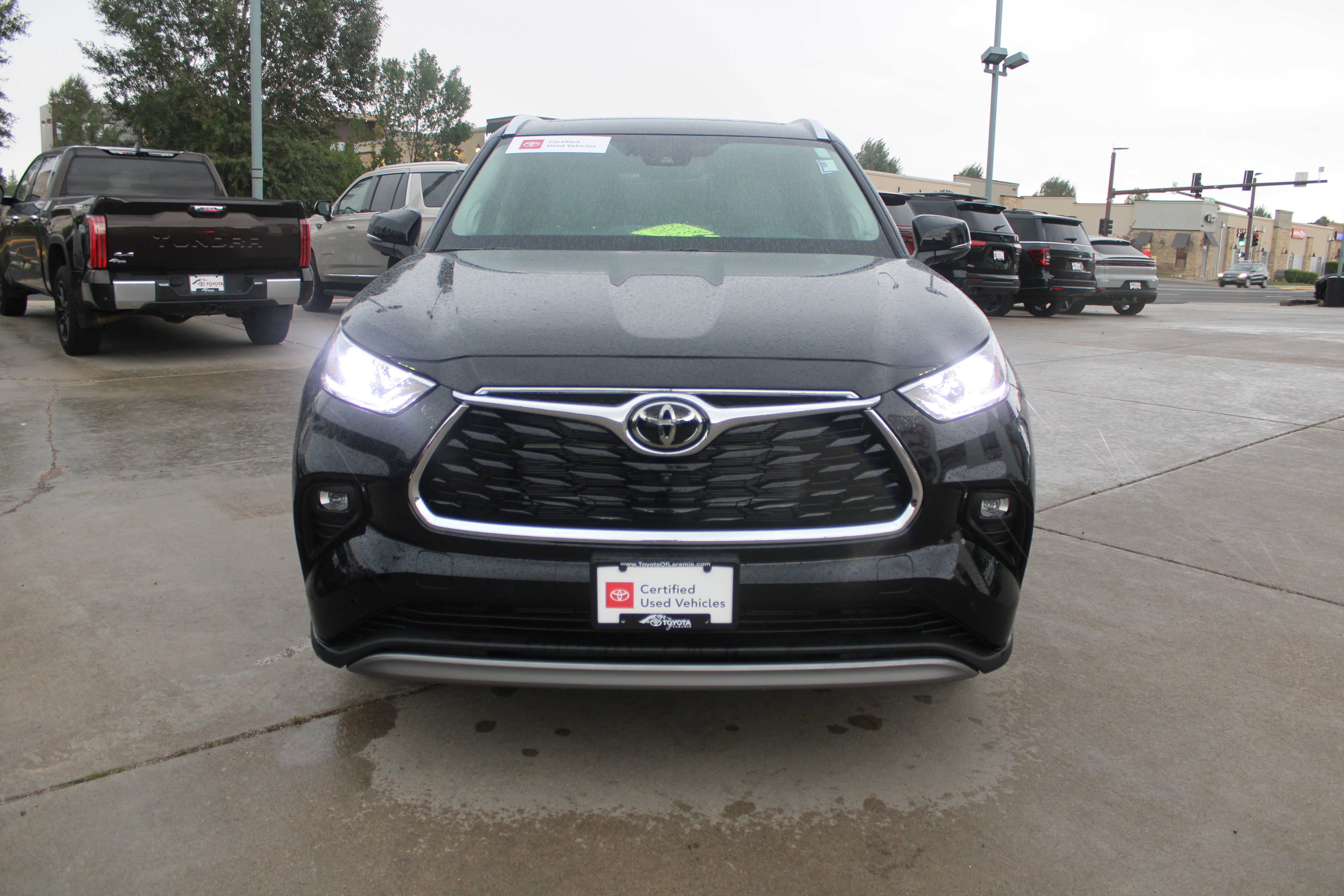 2026 Toyota Highlander Hybrid Platinum