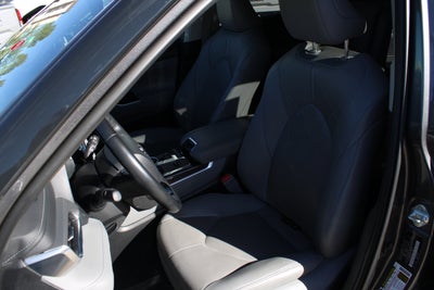 2021 Toyota Highlander Hybrid Platinum