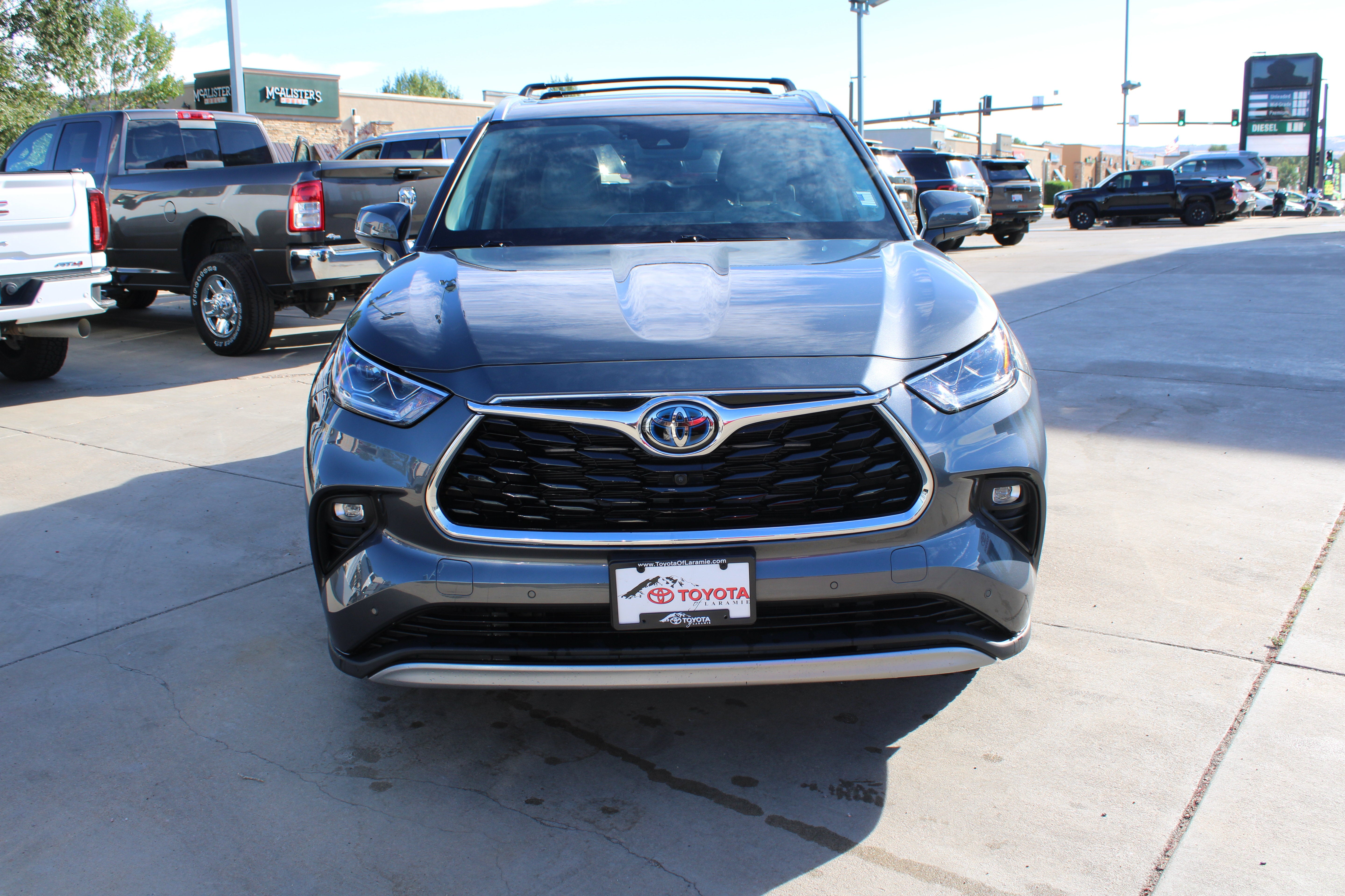 2021 Toyota Highlander Hybrid Platinum
