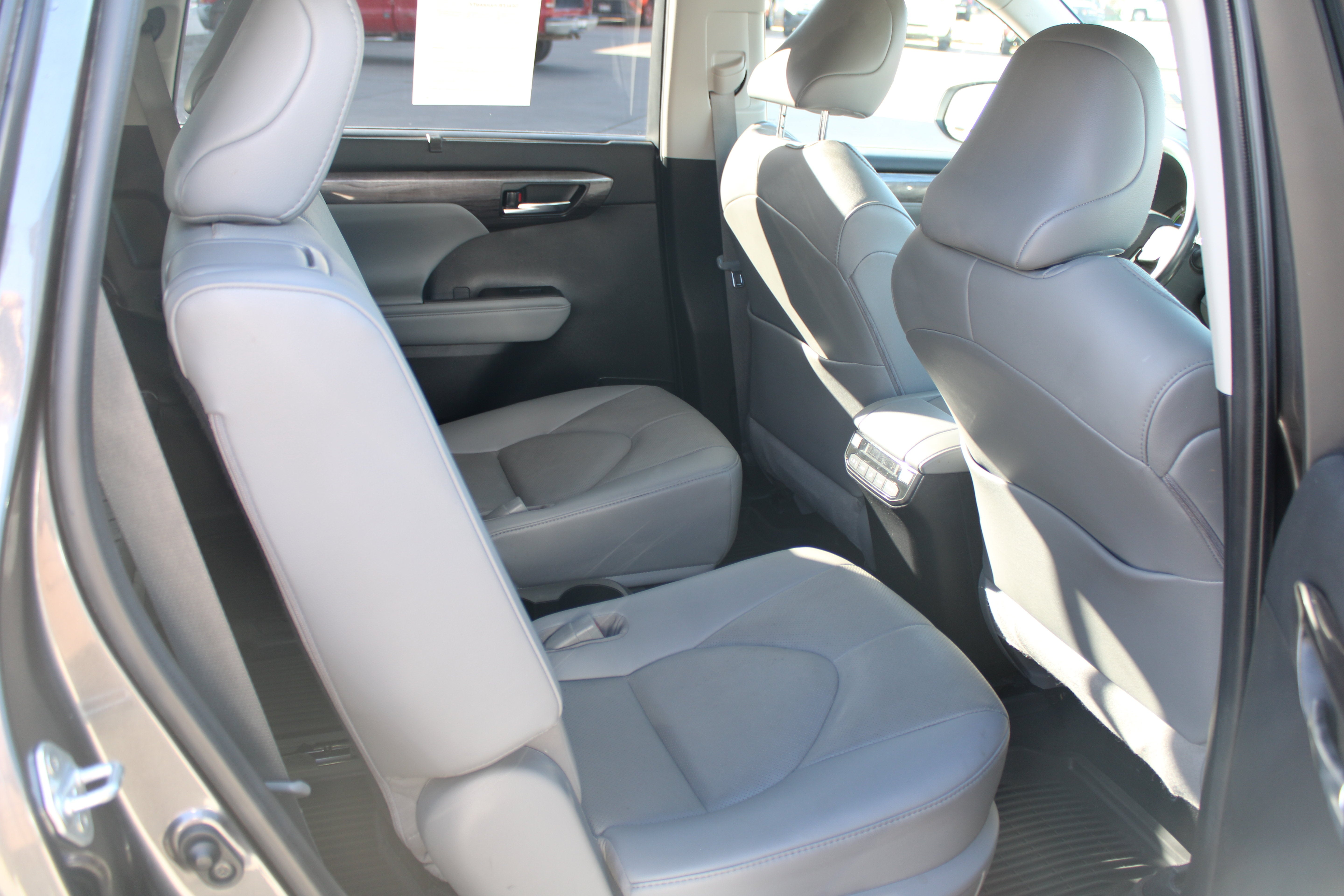 2021 Toyota Highlander Hybrid Platinum