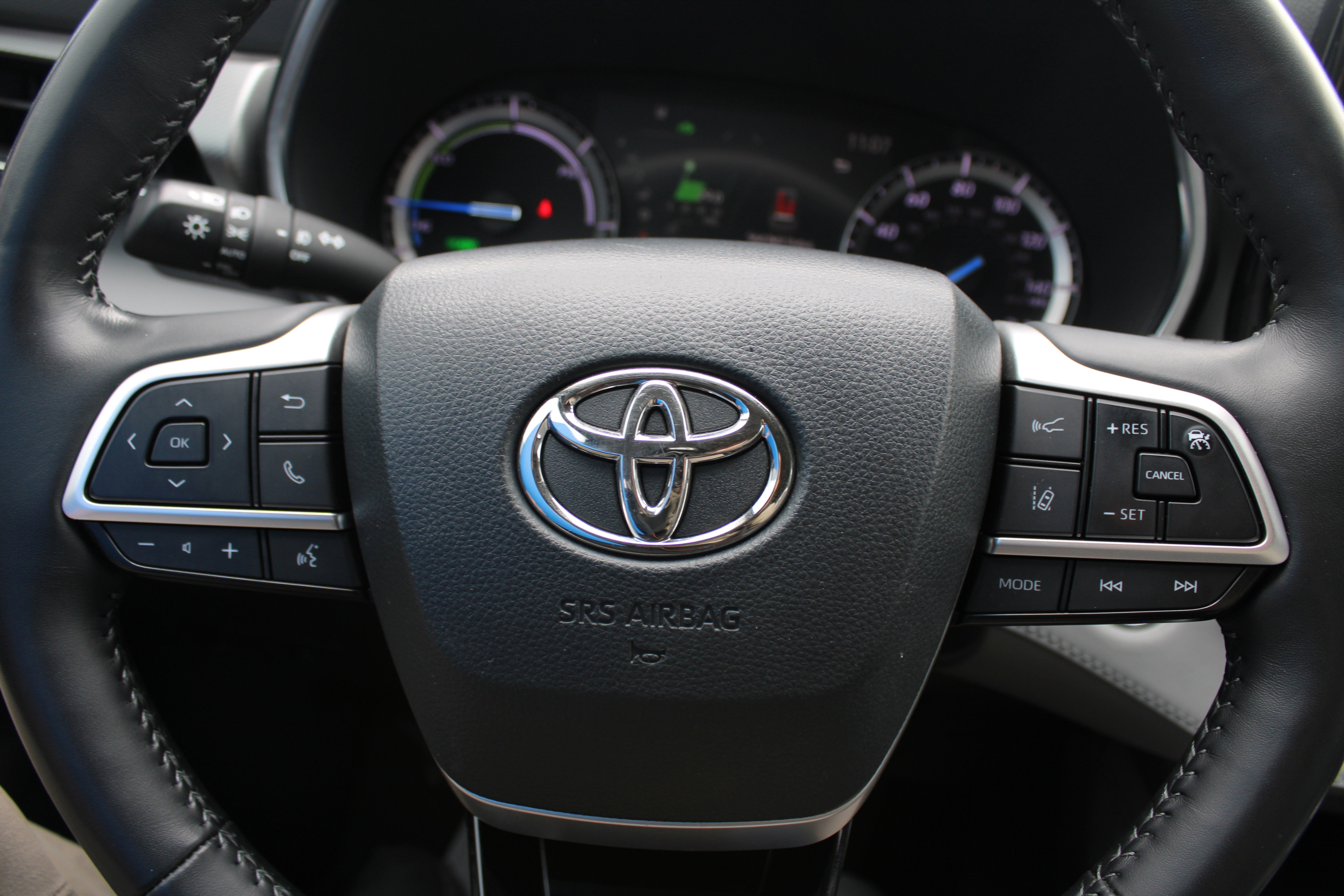 2022 Toyota Highlander Hybrid Platinum