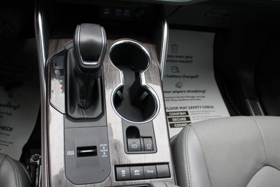 2022 Toyota Highlander Hybrid Platinum