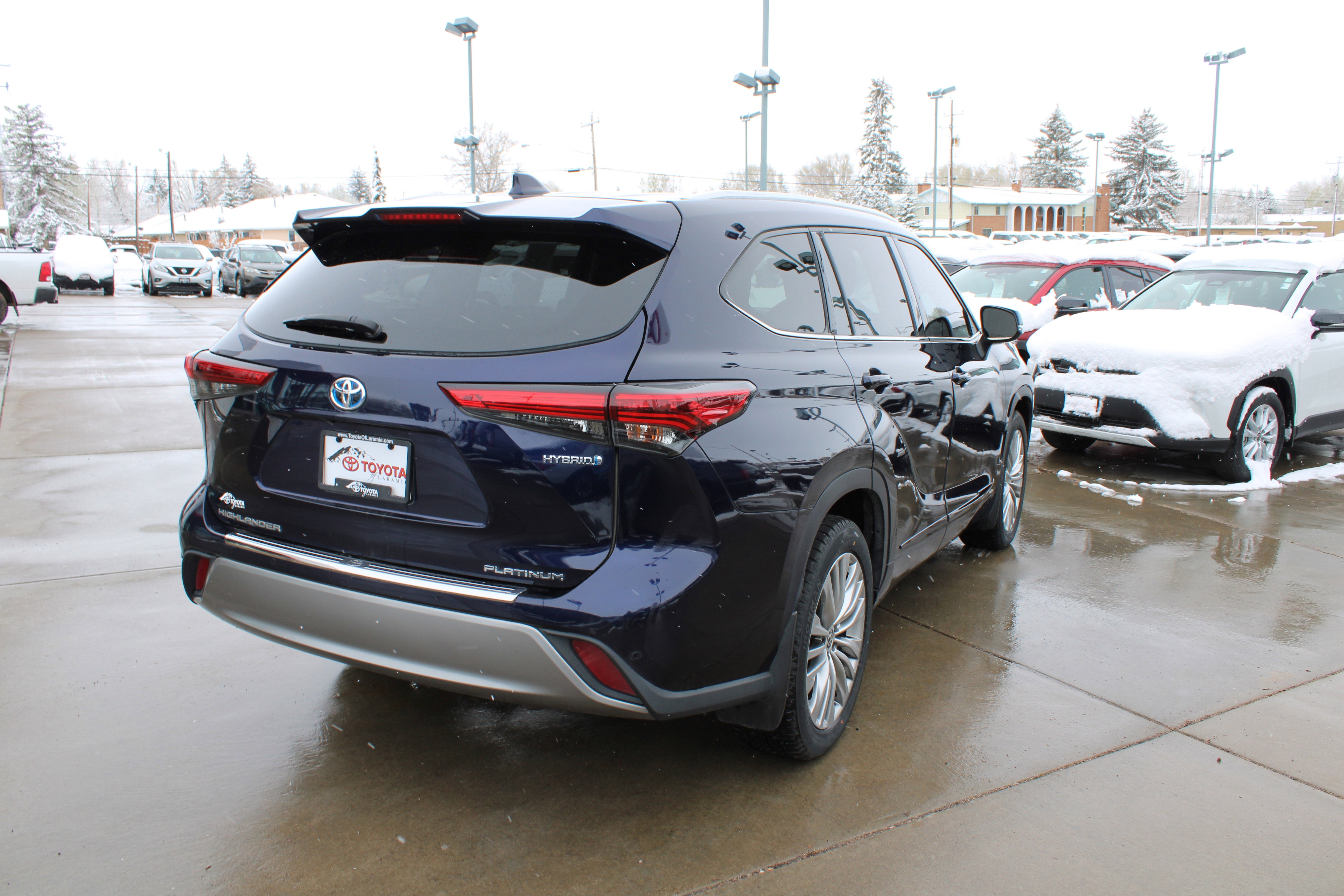 2022 Toyota Highlander Hybrid Platinum