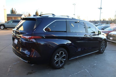 2025 Toyota Sienna Platinum