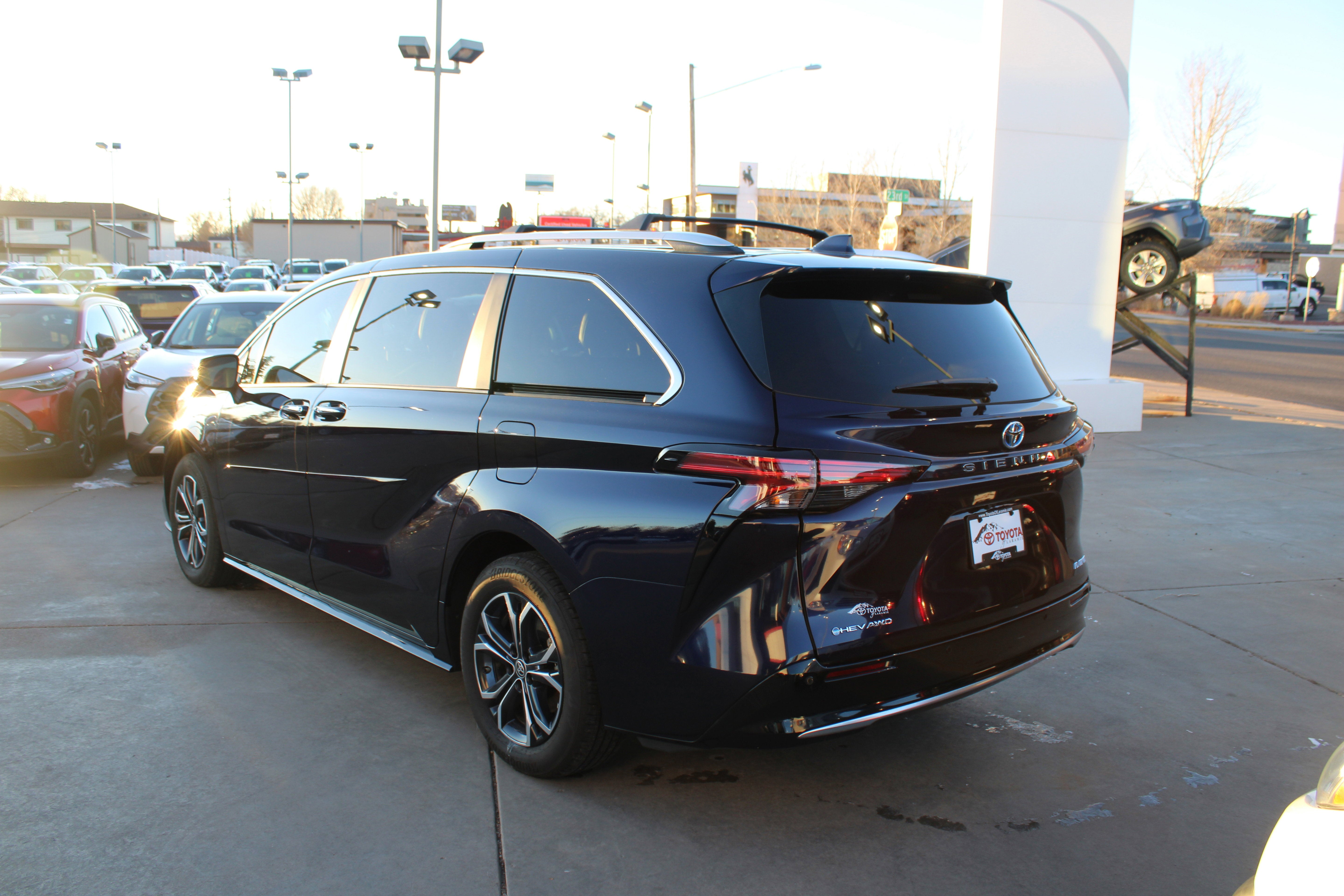 2025 Toyota Sienna Platinum