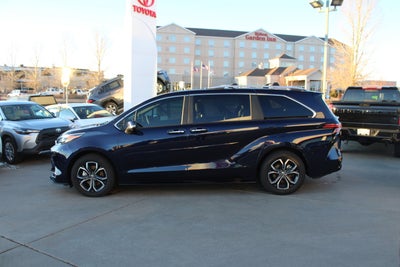 2025 Toyota Sienna Platinum