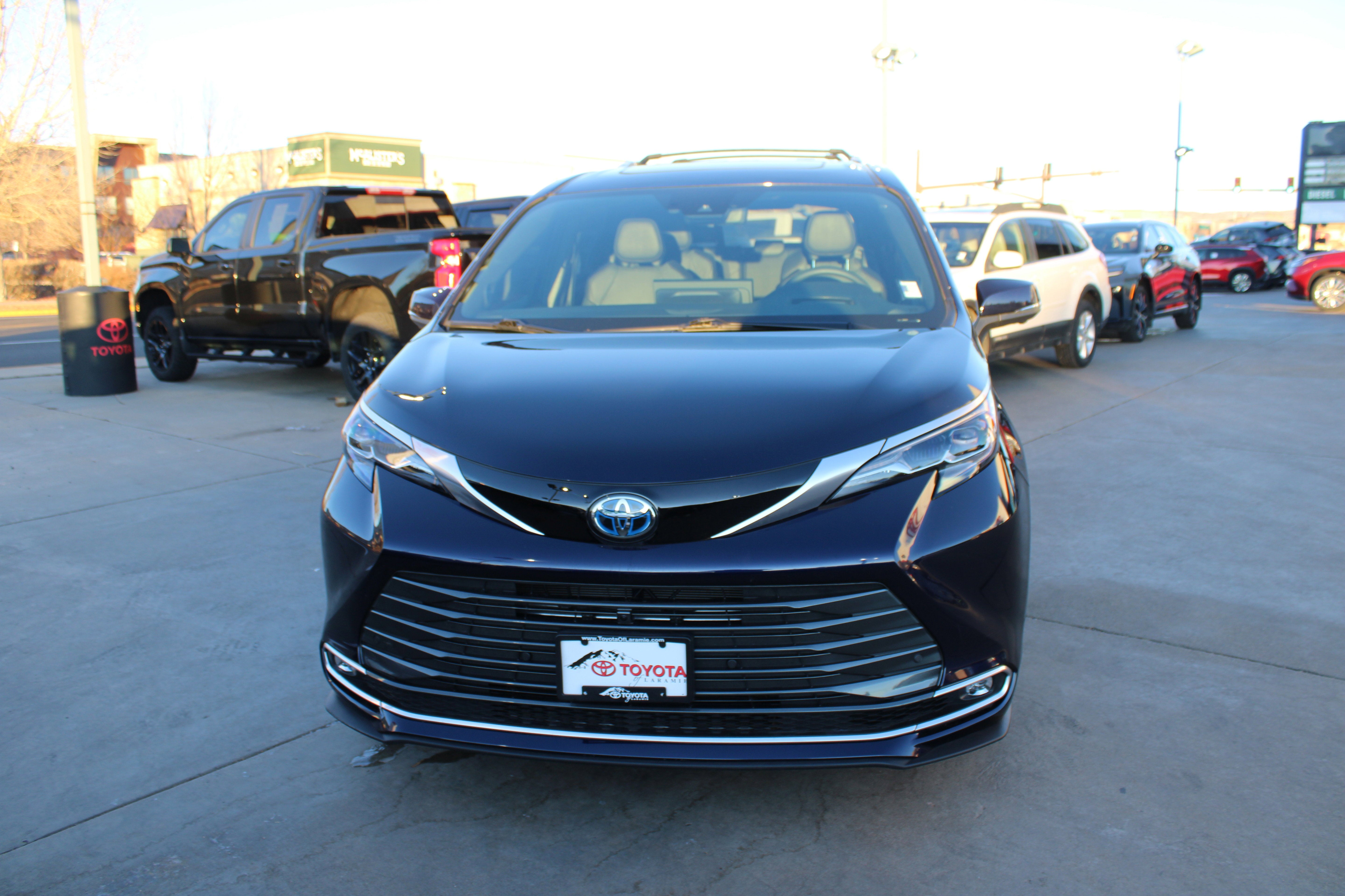 2025 Toyota Sienna Platinum