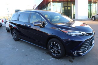 2025 Toyota Sienna Platinum
