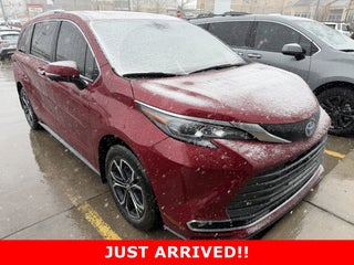 2025 Toyota Sienna Platinum