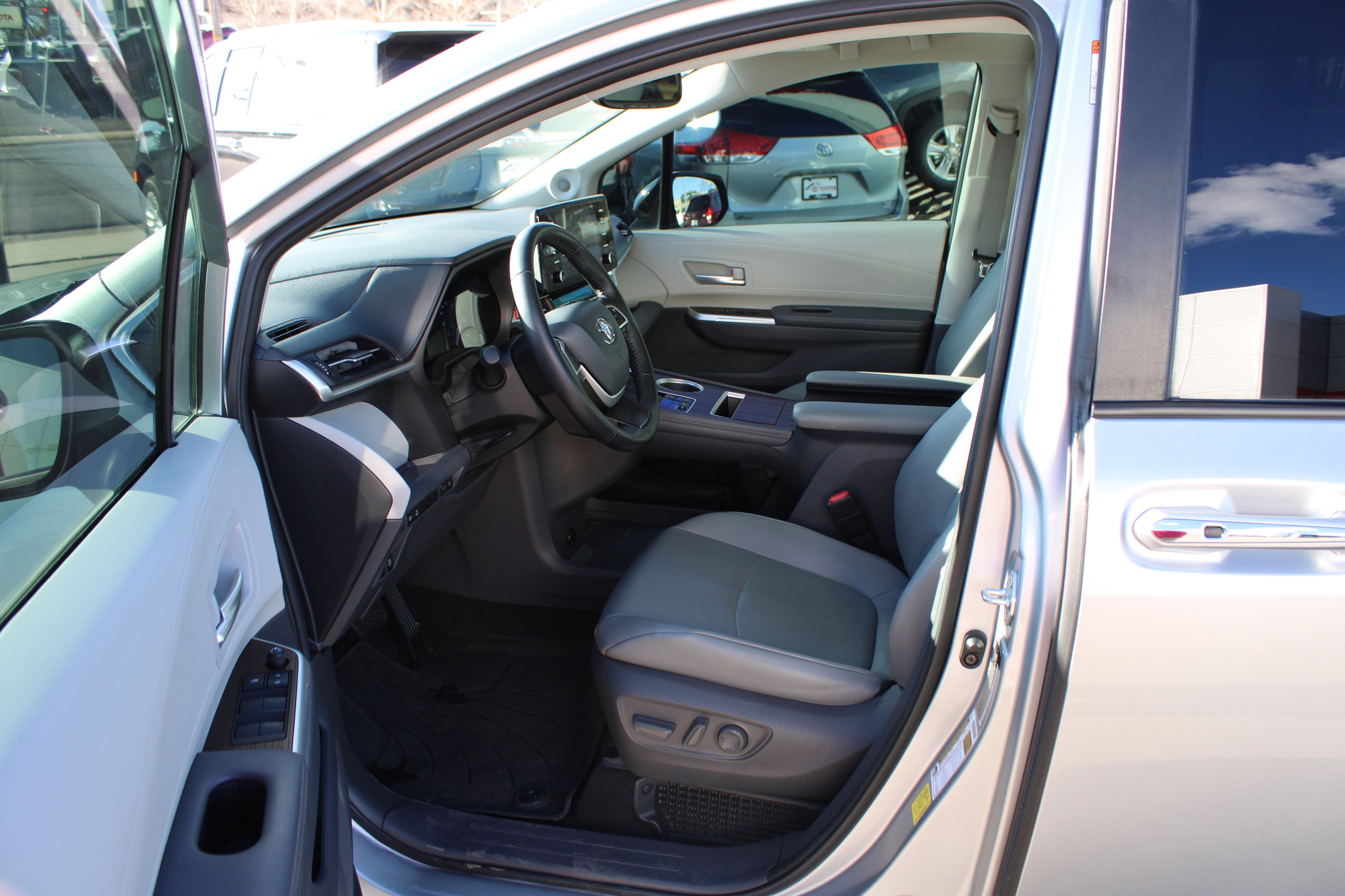 2021 Toyota Sienna XLE