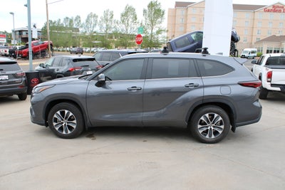 2024 Toyota Highlander XLE