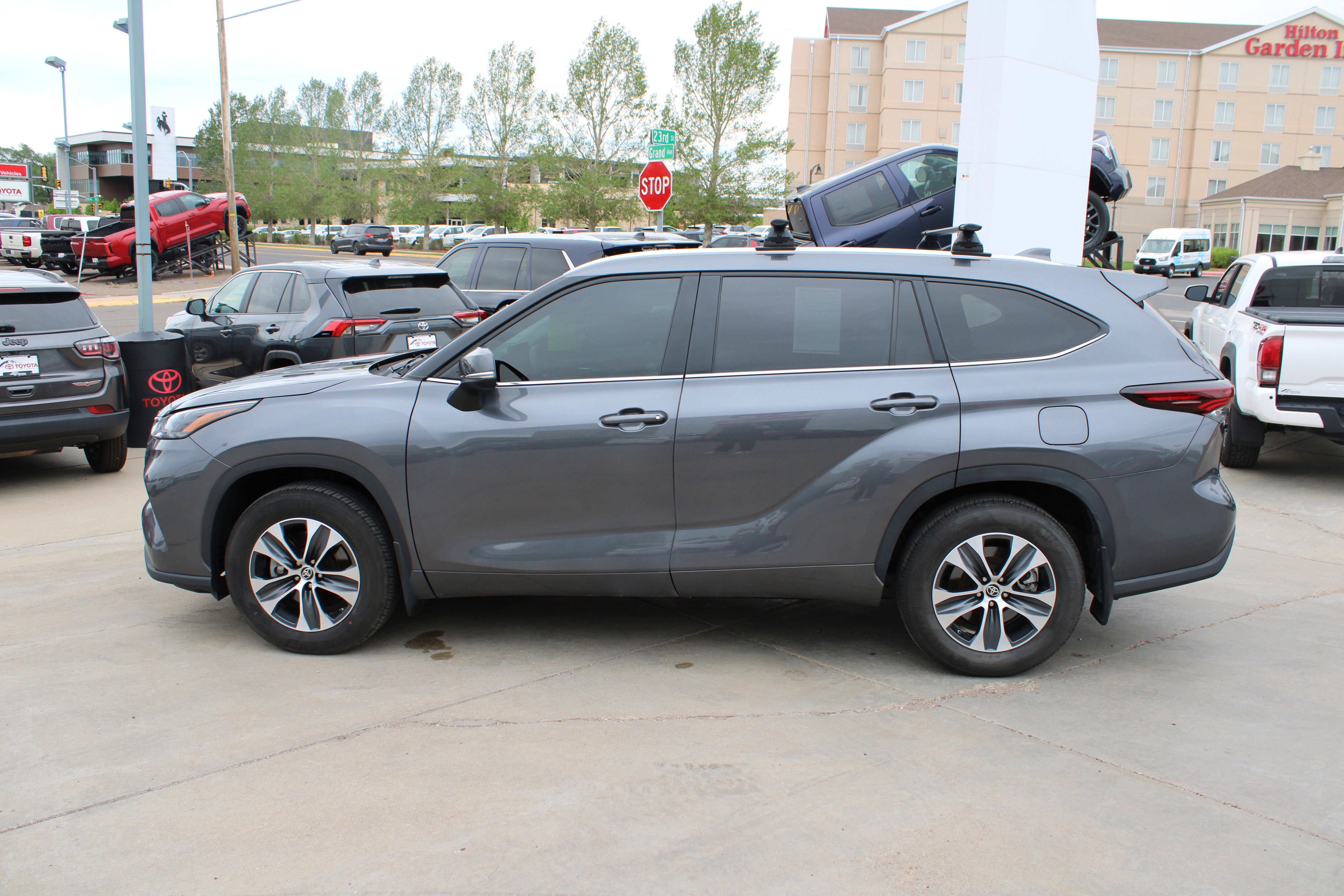 2024 Toyota Highlander XLE