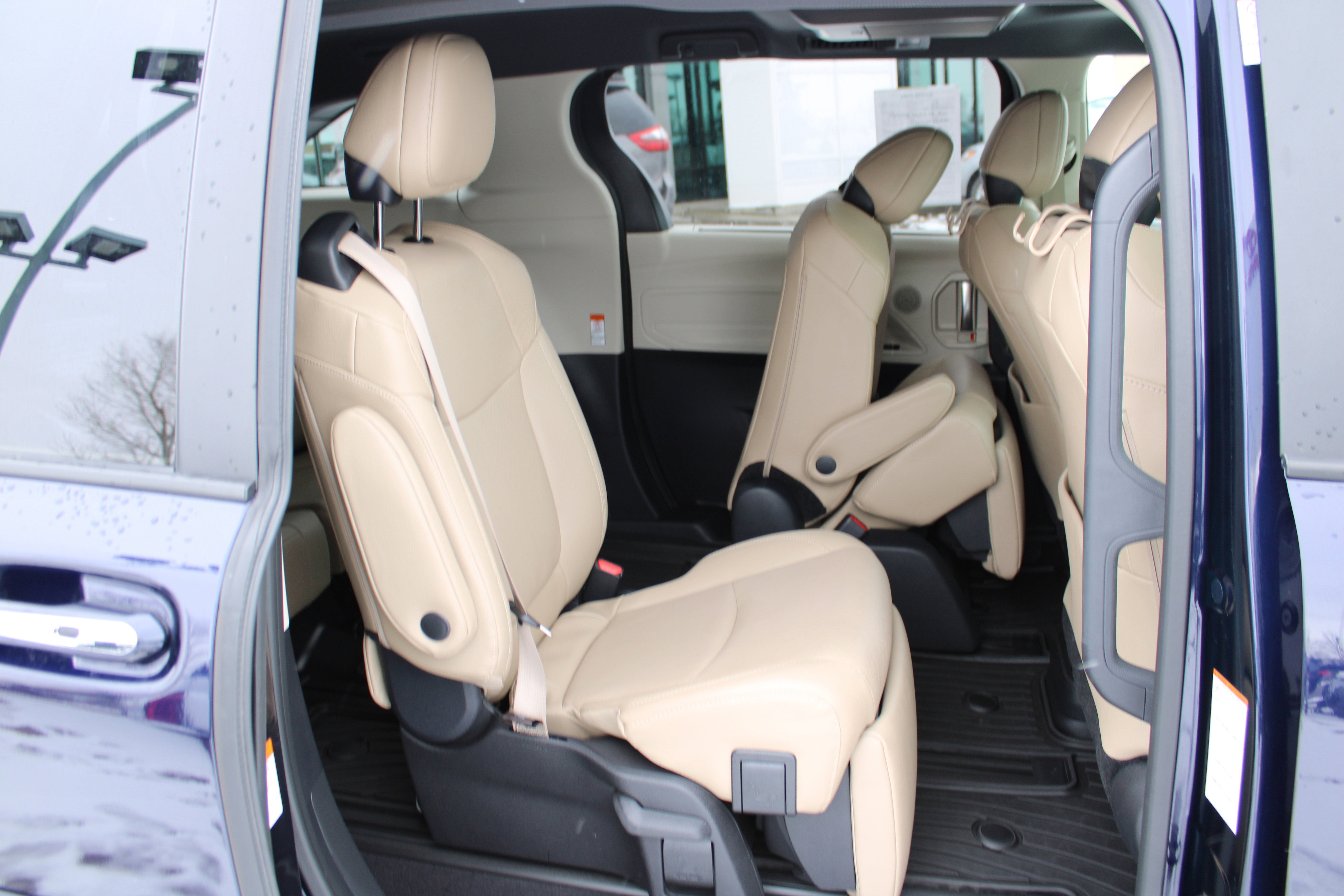 2023 Toyota Sienna Limited