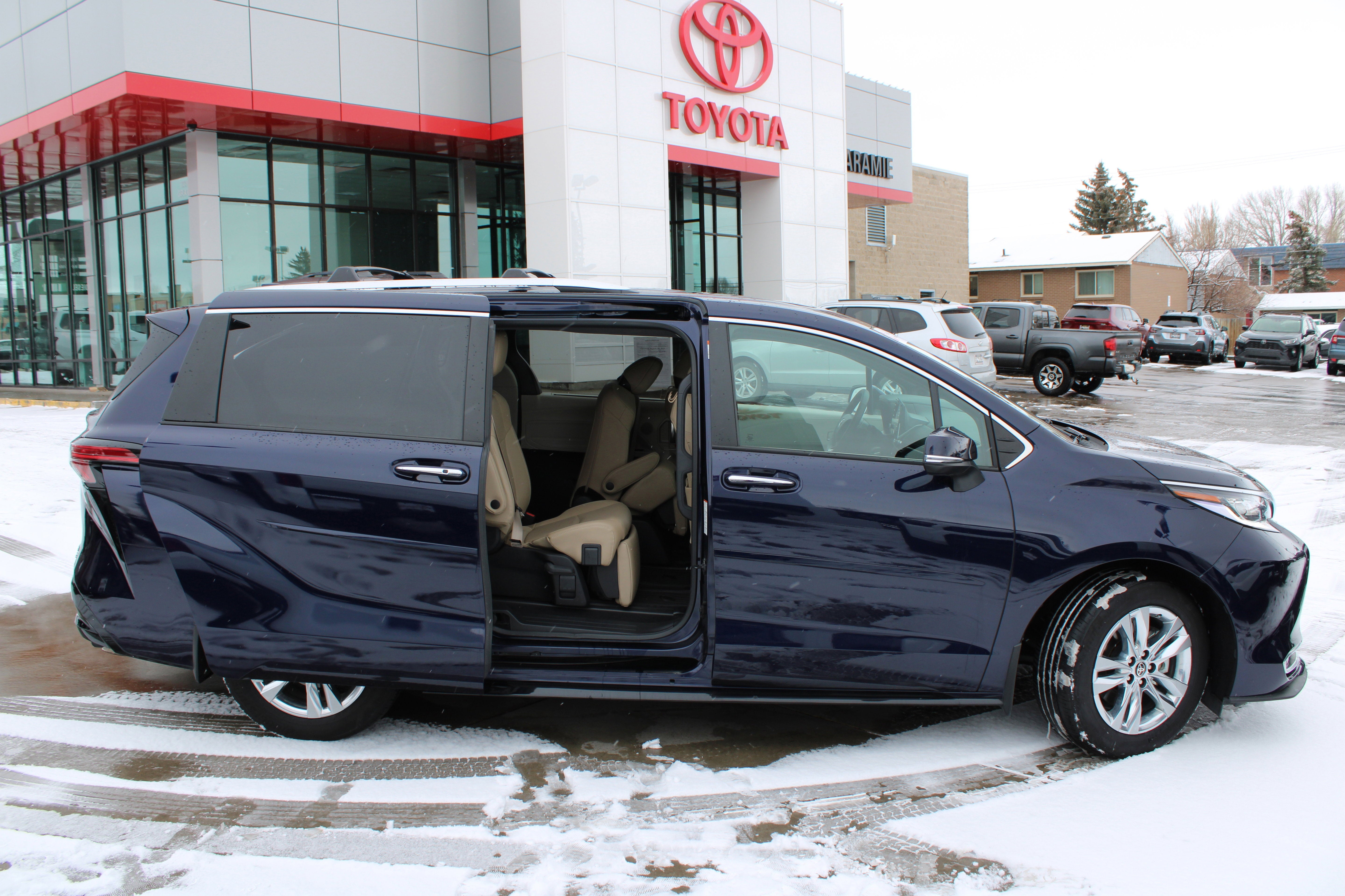 2023 Toyota Sienna Limited