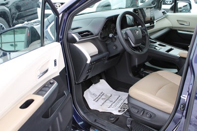 2023 Toyota Sienna Limited