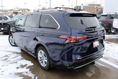 2023 Toyota Sienna Limited