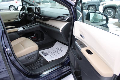 2023 Toyota Sienna Limited
