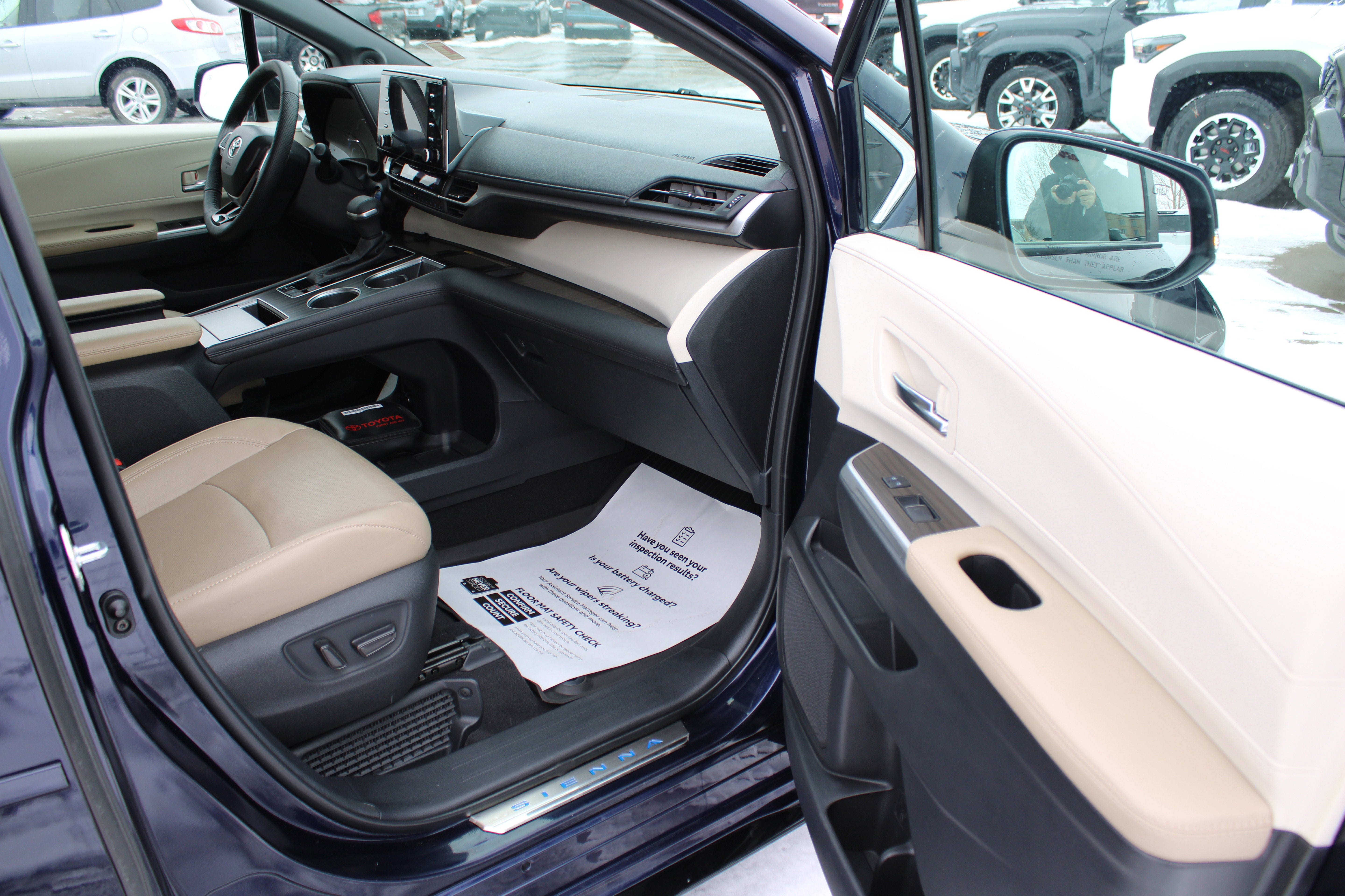 2023 Toyota Sienna Limited