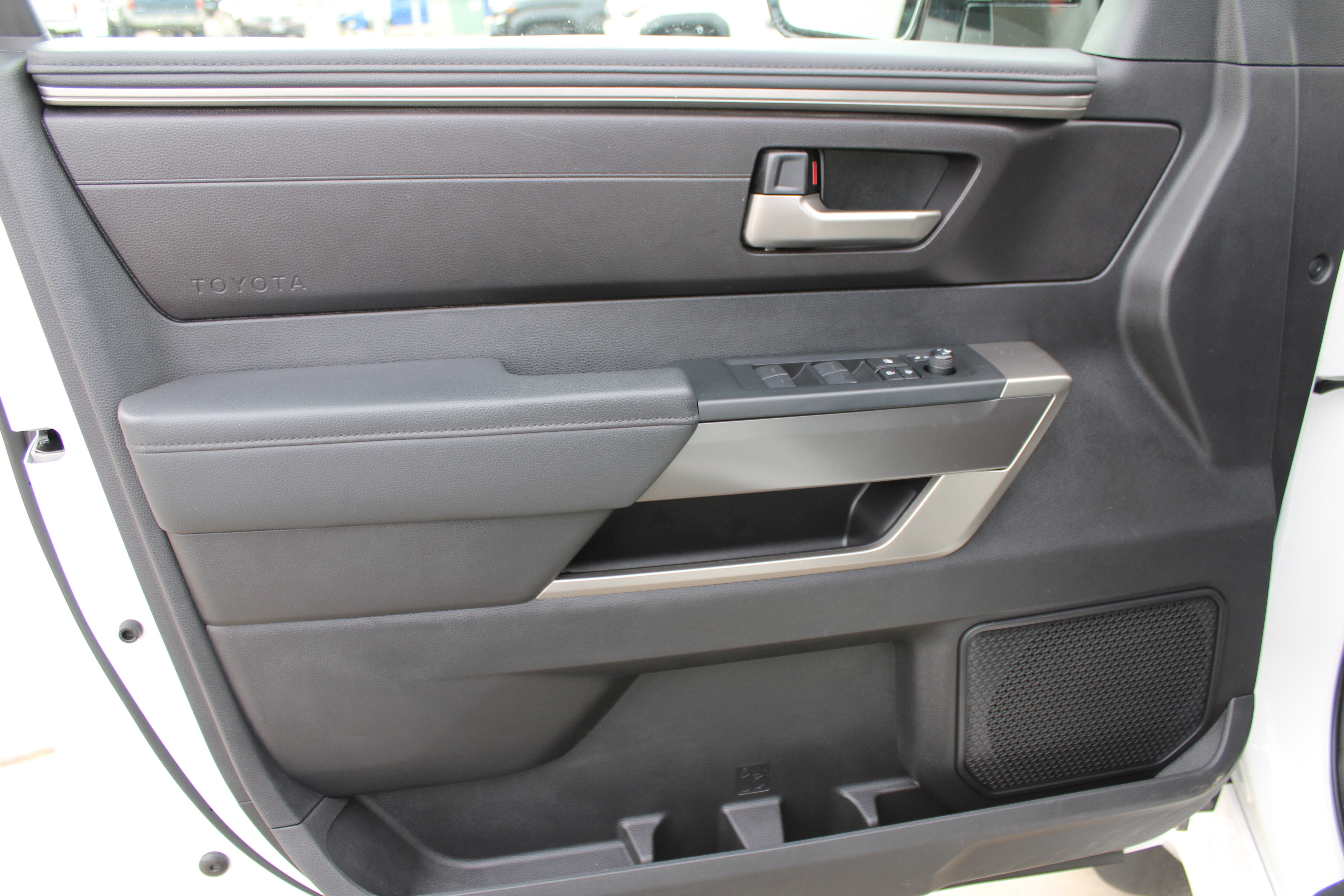 2023 Toyota Tundra 4WD SR5