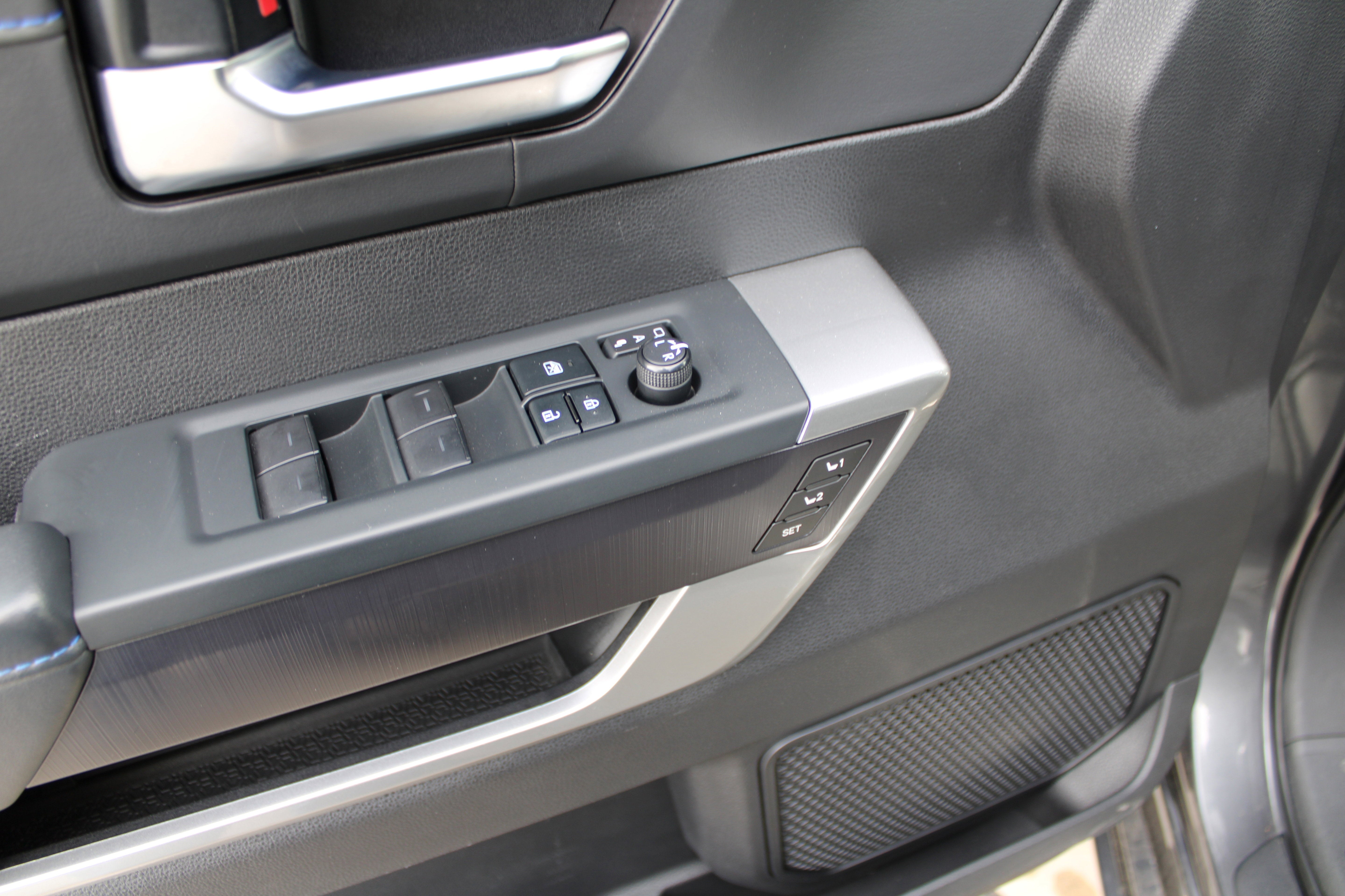 2022 Toyota Tundra 4WD Platinum