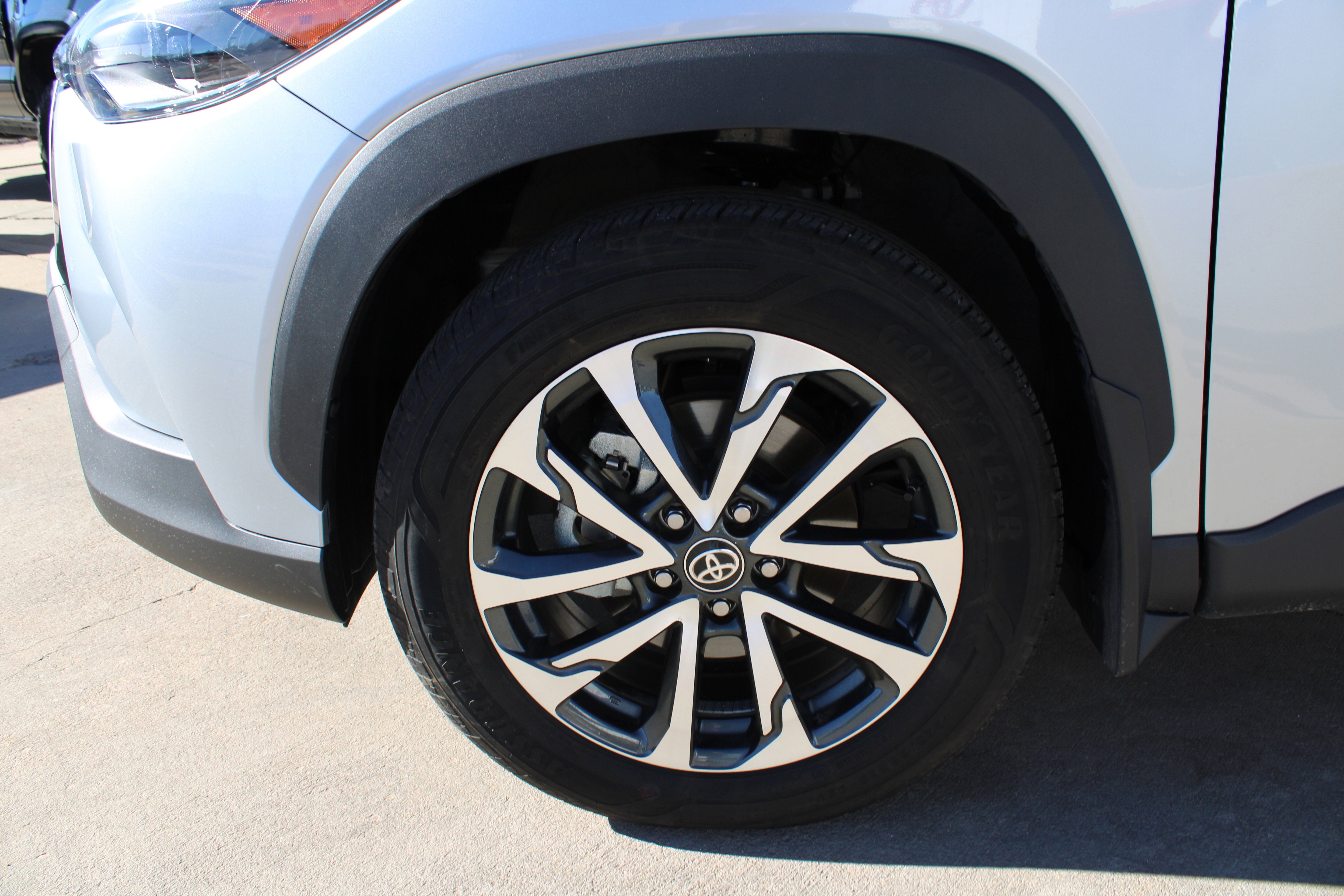 2025 Toyota Corolla Cross XLE