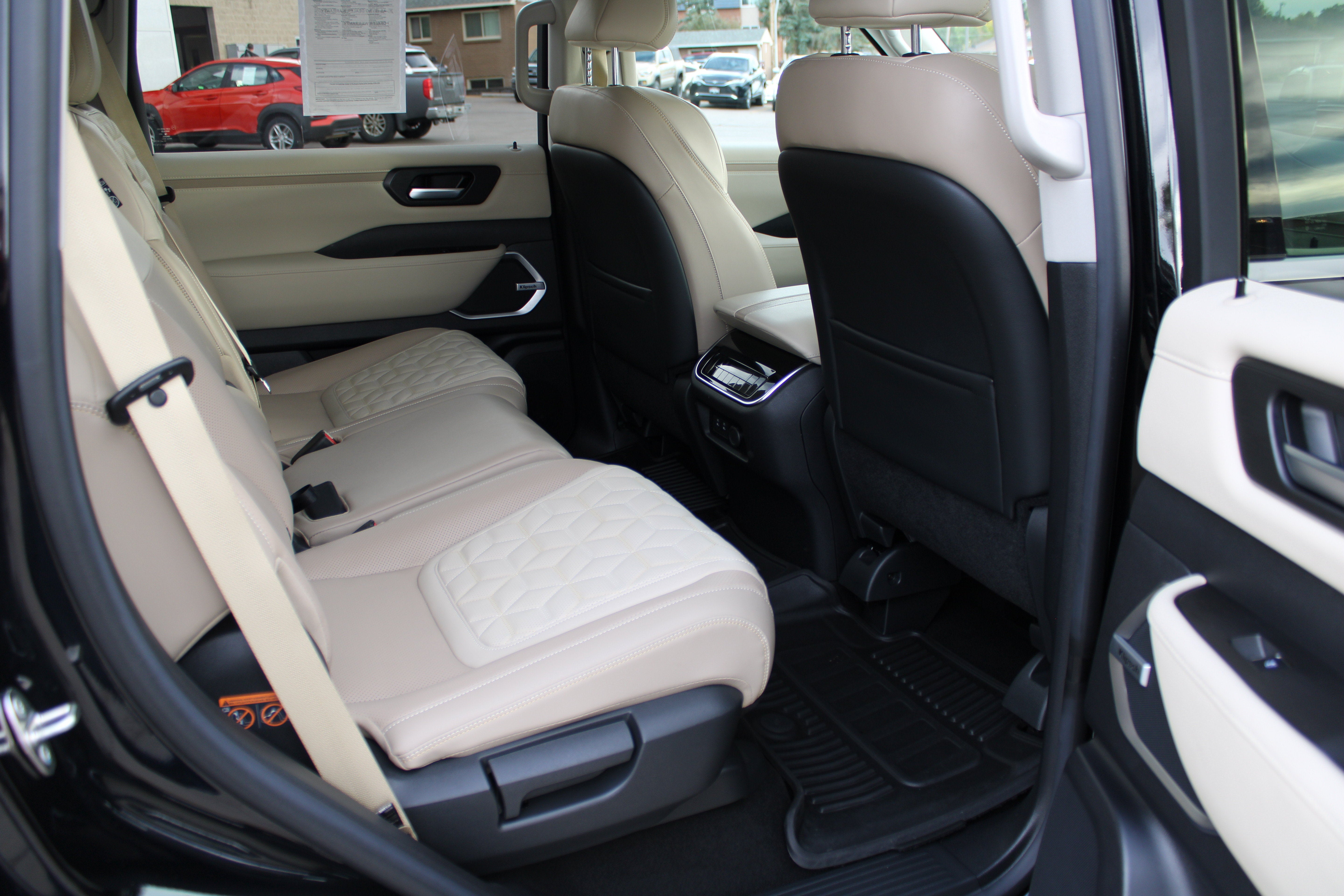 2025 Nissan Armada Platinum