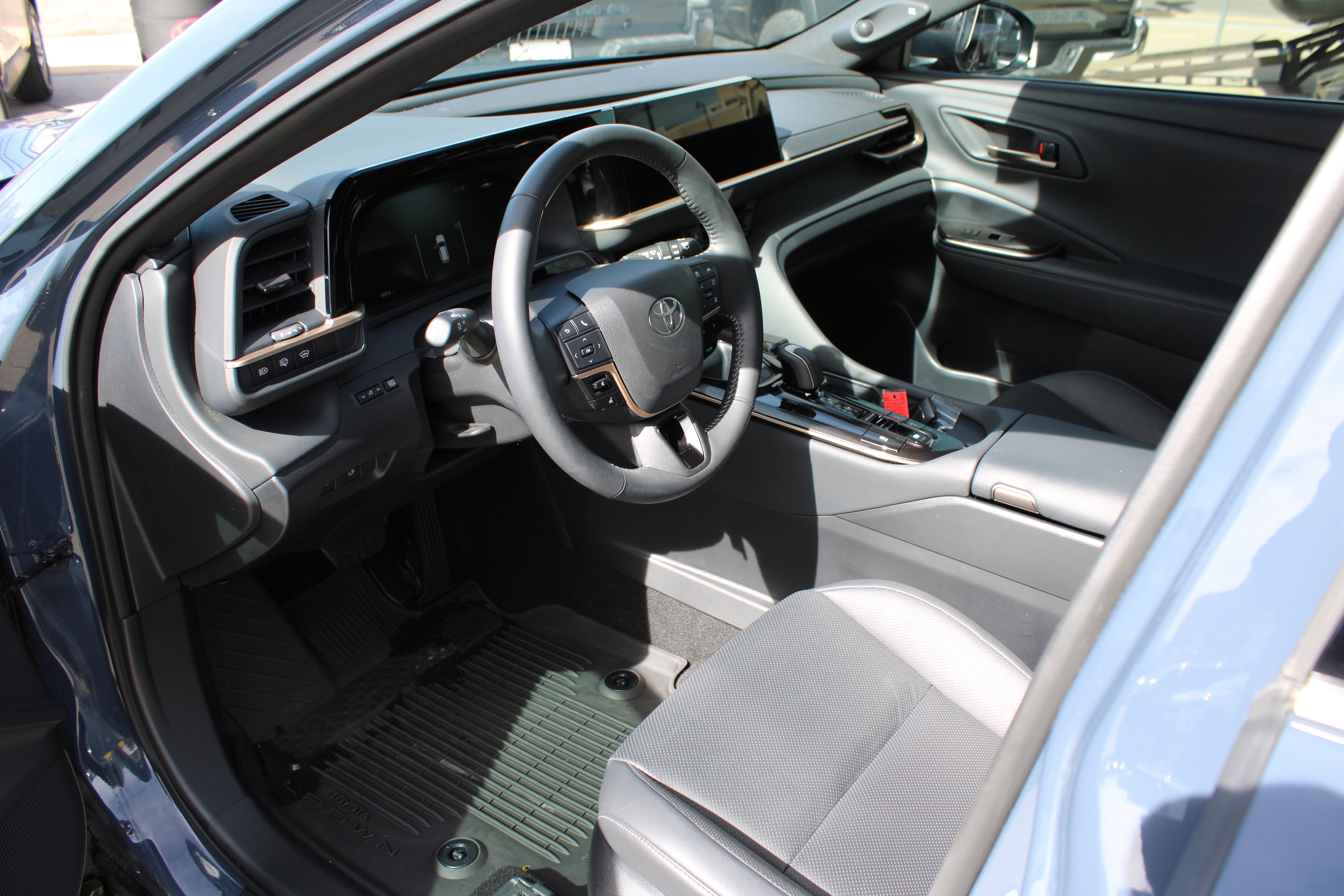 2025 Toyota Crown Signia Limited