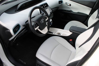 2016 Toyota Prius Three Touring