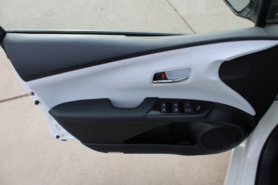 2016 Toyota Prius Three Touring