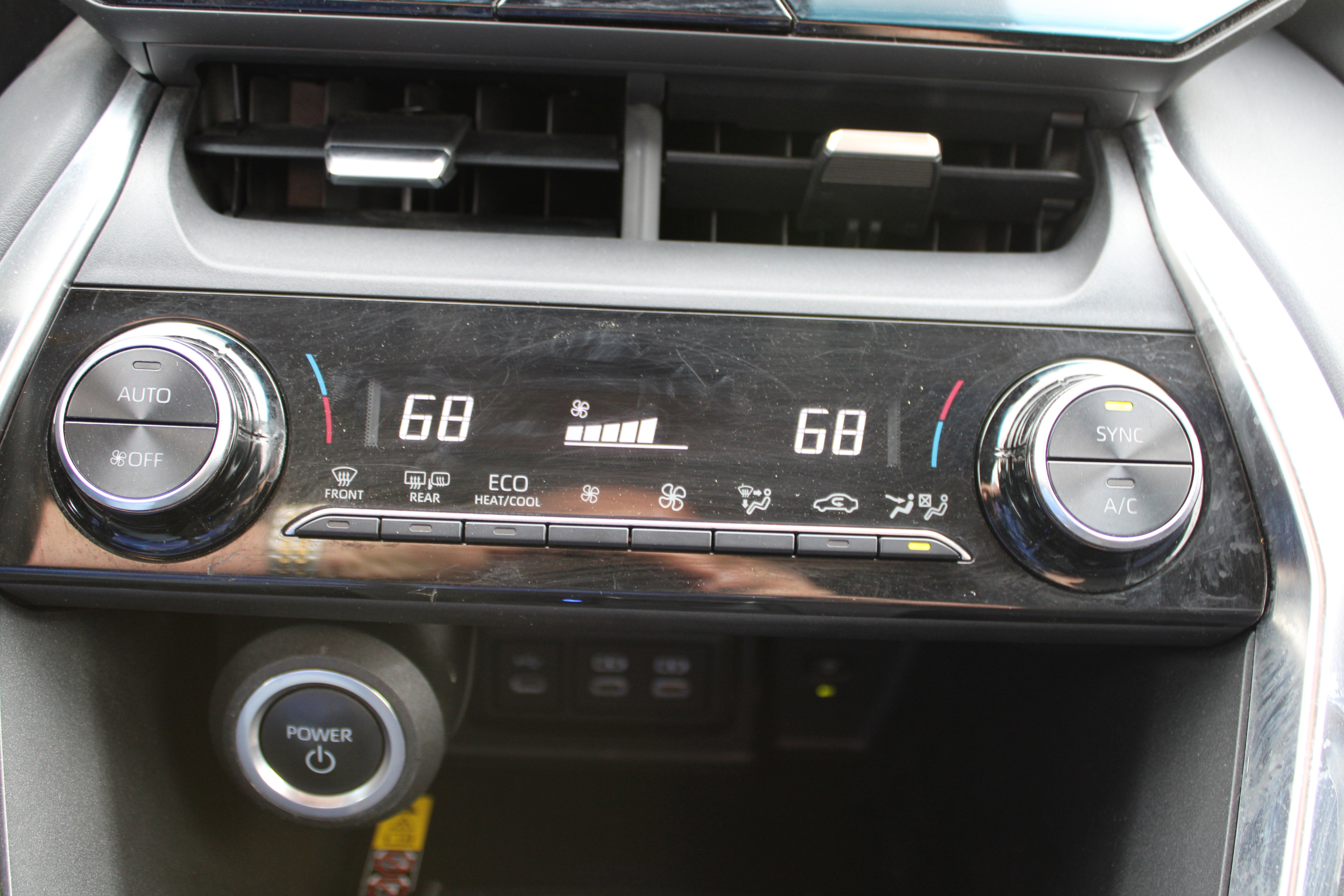 2024 Toyota Venza LE