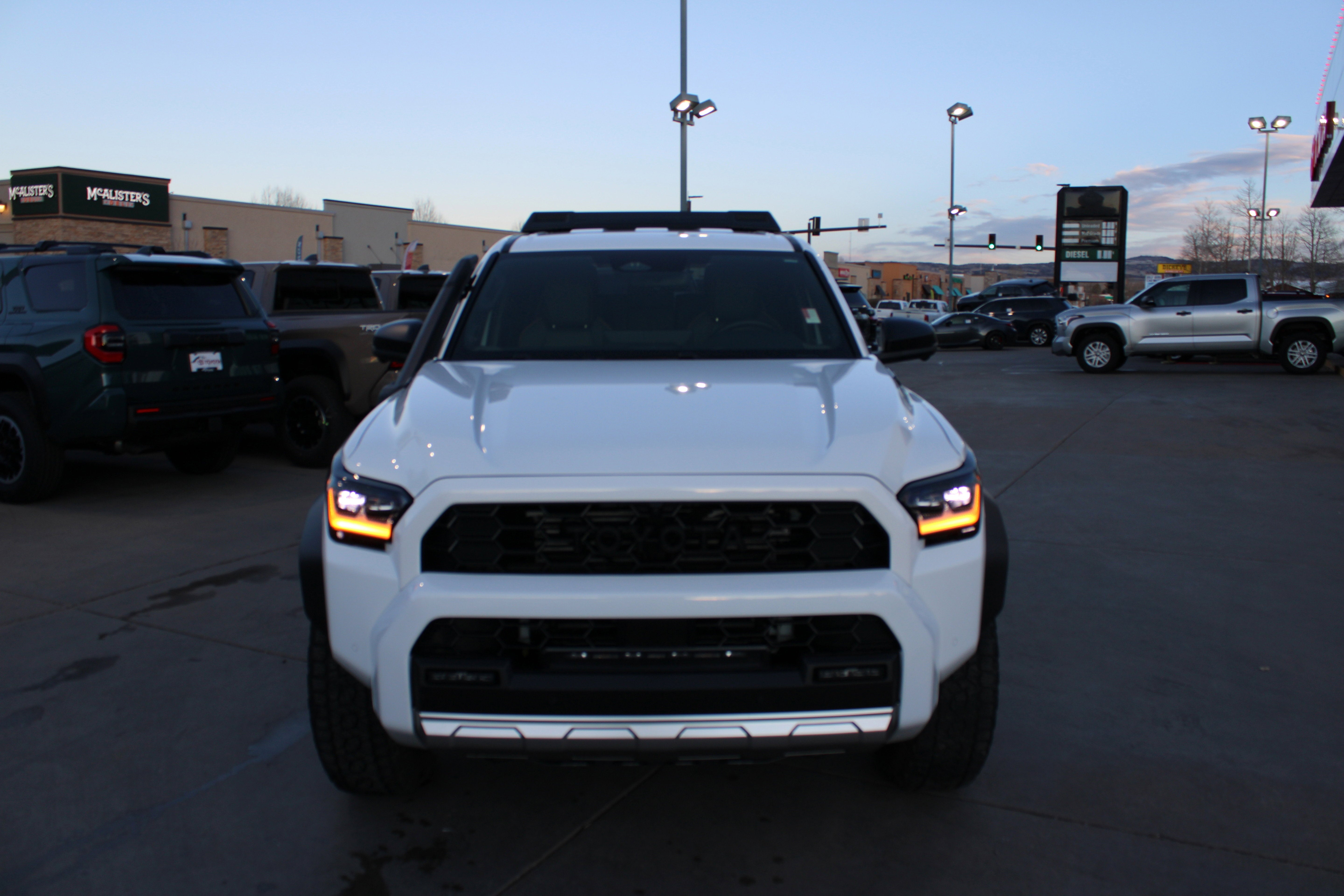 2025 Toyota 4Runner Hybrid Trailhunter