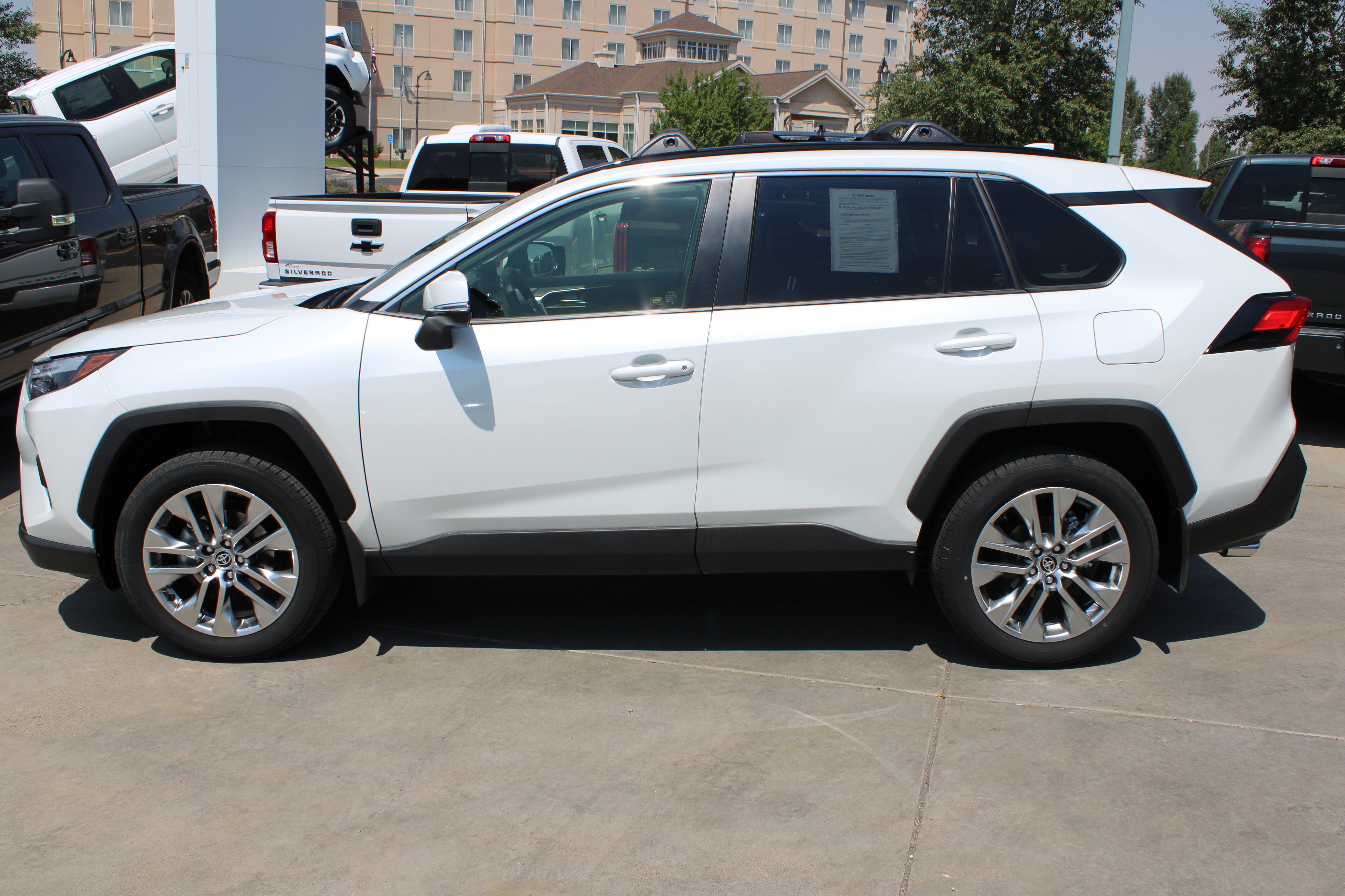 2025 Toyota RAV4 XLE Premium