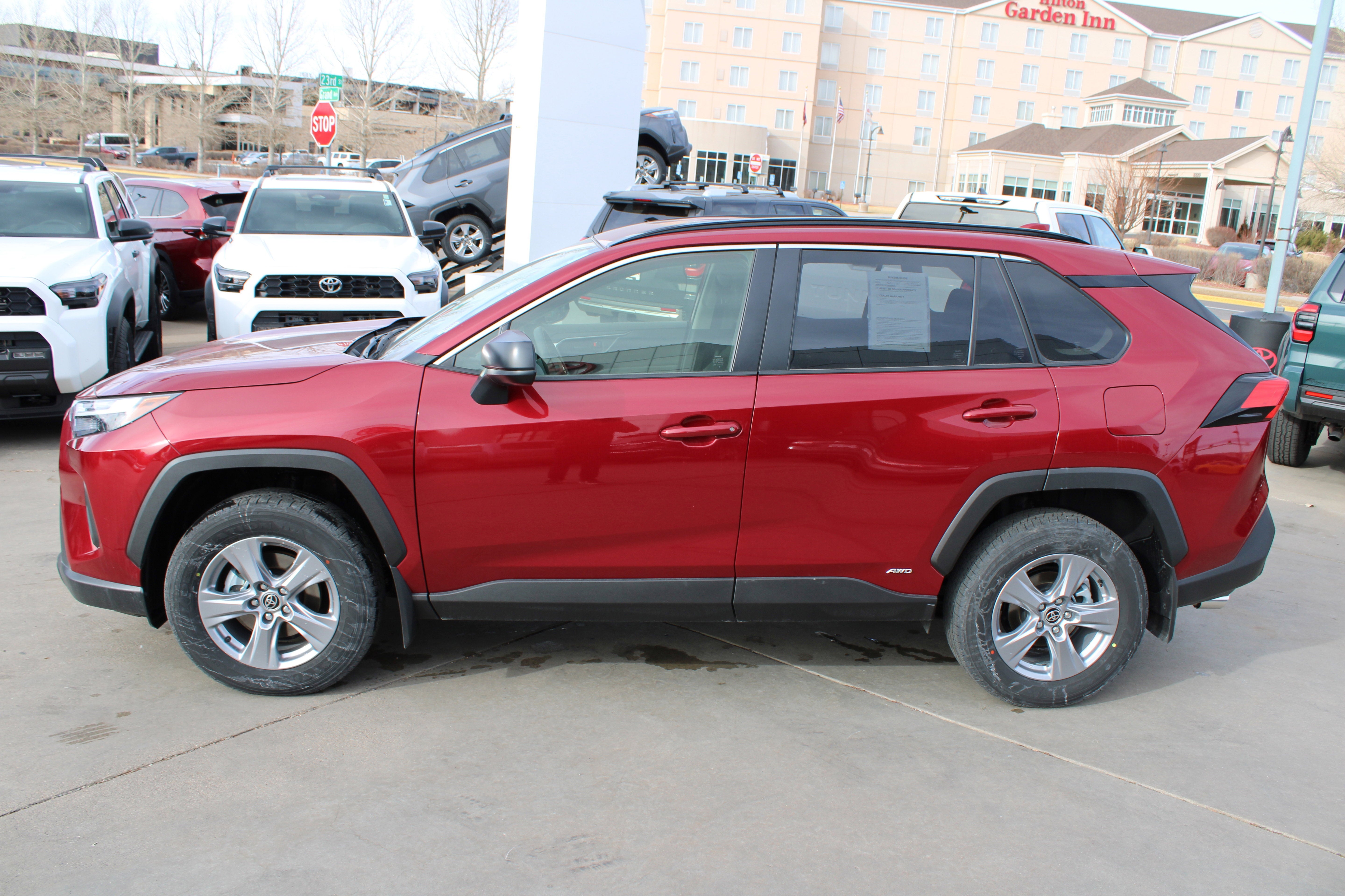 2025 Toyota RAV4 Hybrid LE