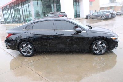 2025 Hyundai Elantra Hybrid Limited