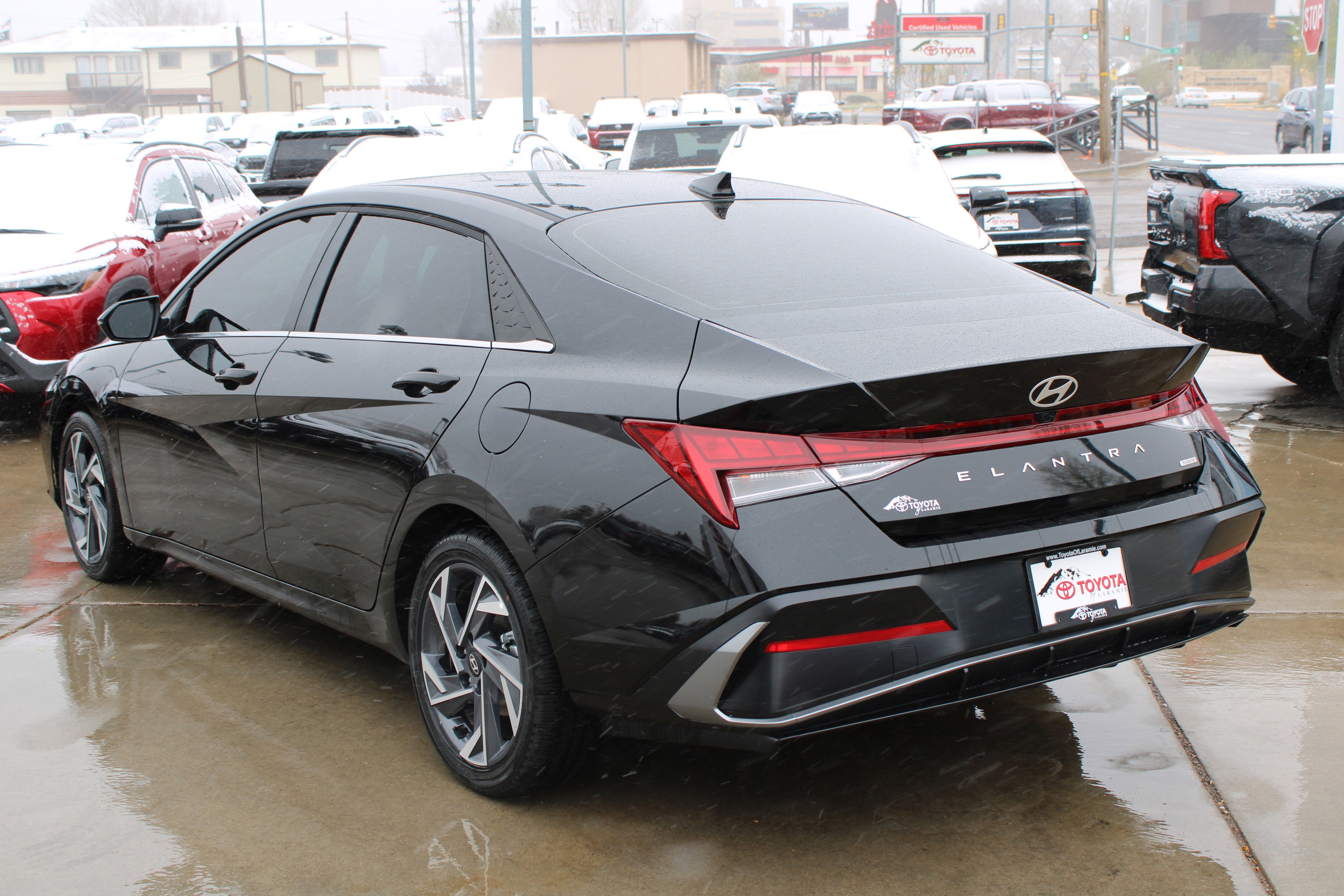2025 Hyundai Elantra Hybrid Limited