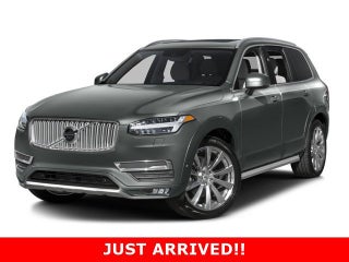 2016 Volvo XC90 T6 Momentum