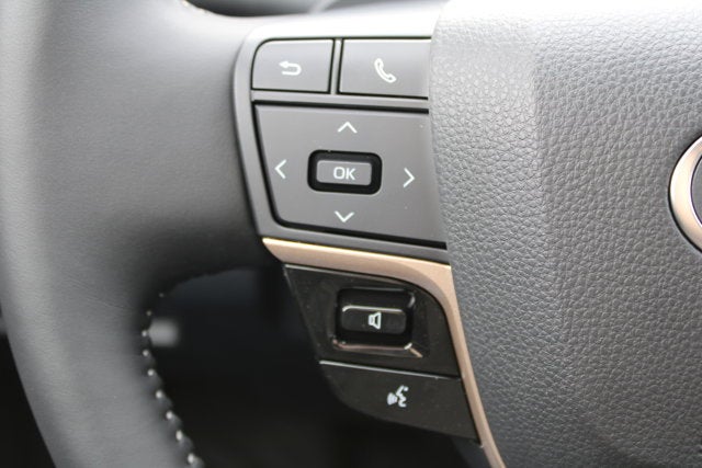 2025 Toyota Toyota Crown Signia Limited