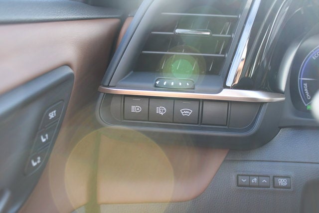 2026 Toyota Toyota Crown Signia Limited