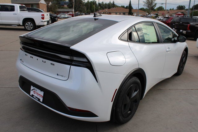 2027 Toyota Prius Plug-in Hybrid SE