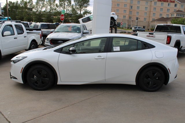 2027 Toyota Prius Plug-in Hybrid SE
